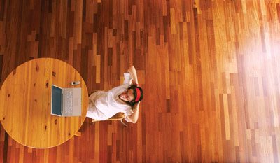 Hardwood_Woman_Computer_CMYK